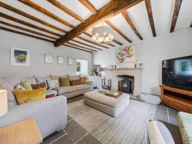 House for sale in Charlesworth, East Midlands