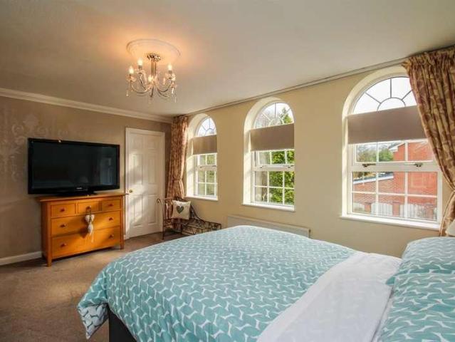 House for sale in Wakefield, Outwood