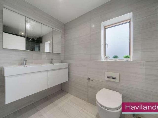 House for sale in Greater London