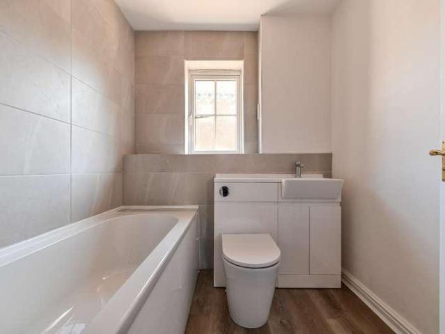 House for sale in Swanscombe and Greenhithe, Monks Orchard
