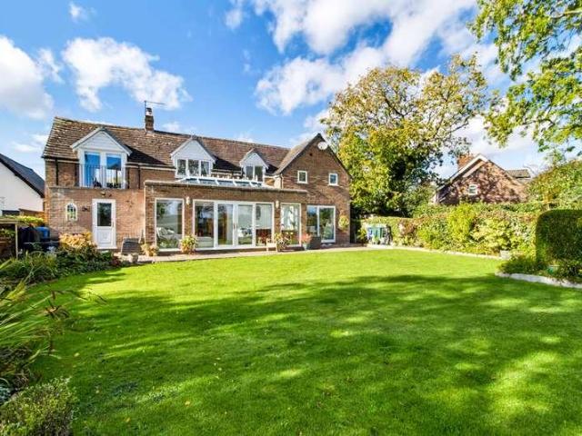 House for sale in Lower Stretton, Stretton
