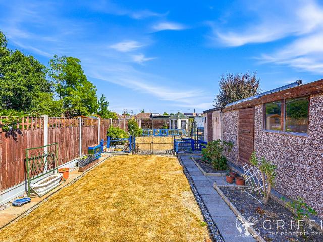House for sale in Shotgate, Essex