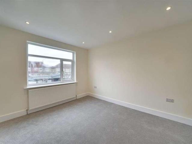 House for sale in Ponders End, Greater London