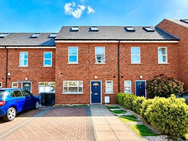 House for sale in London Borough of Ealing, Greater London