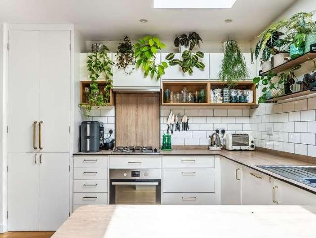 House for sale in Hawkenbury, Sandown Park