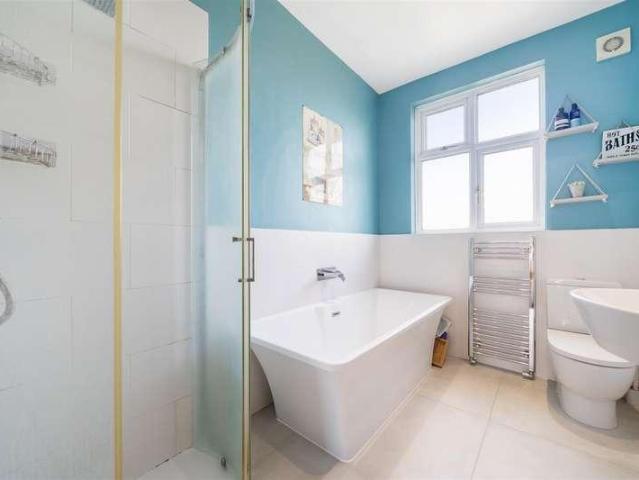 House for sale in London Borough of Merton, Raynes Park