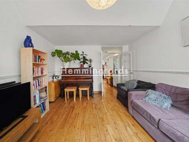 House for sale in Barnsbury, Greater London