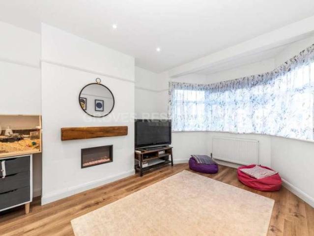 House for sale in Royal Borough of Kingston upon Thames, Greater London