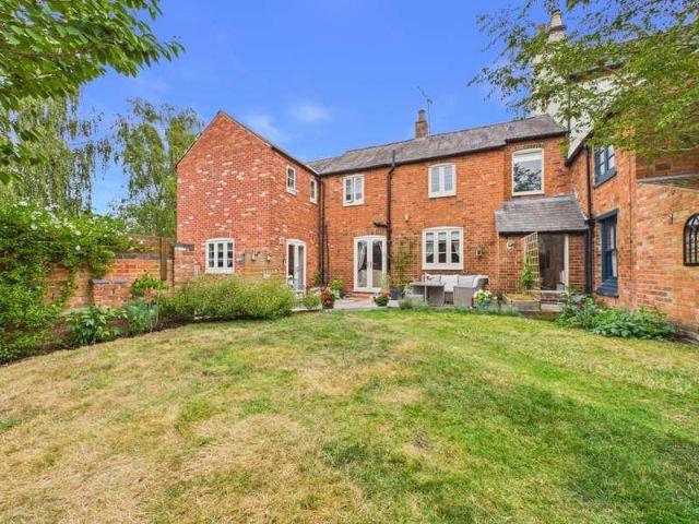 House for sale in Stanford On Avon, Leicestershire