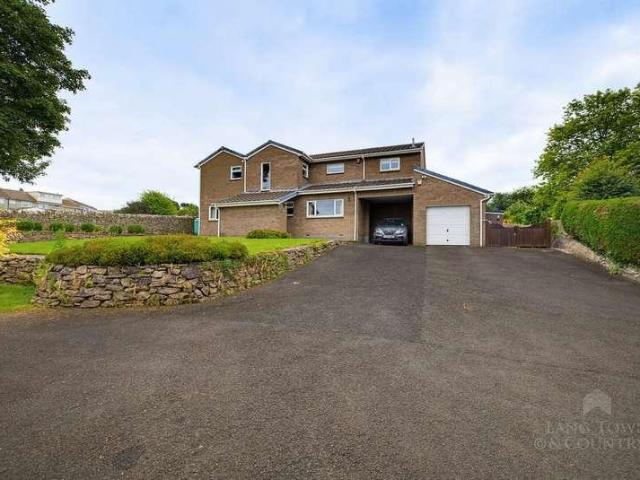 House for sale in Saltash, Cornwall