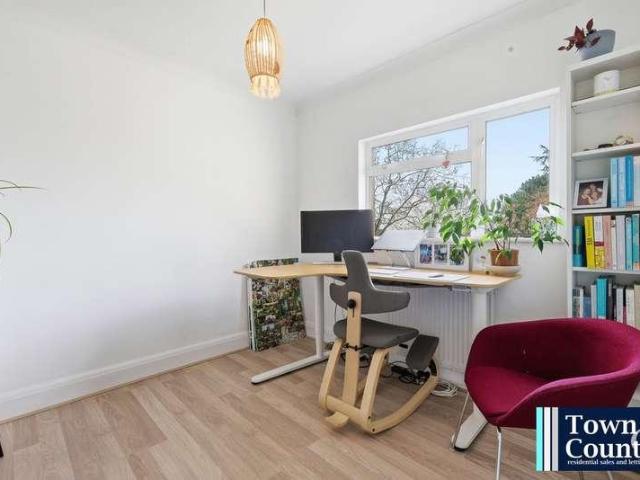 House for sale in Elmstead, Dale Hill