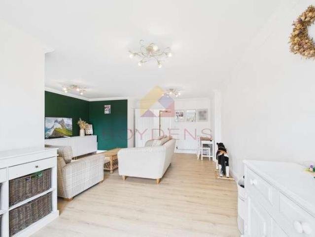 House for sale in Frinton and Walton, Dale Hill