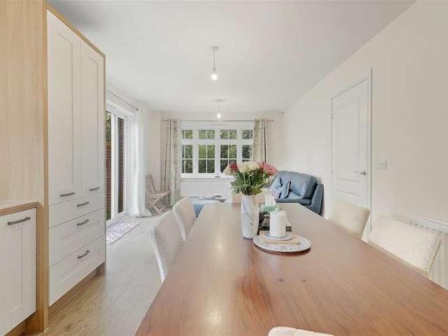 House for sale in Laindon, Essex