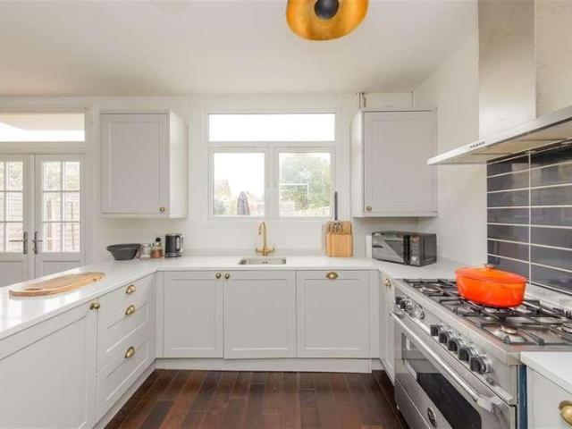 House for sale in Barnehurst, Greater London