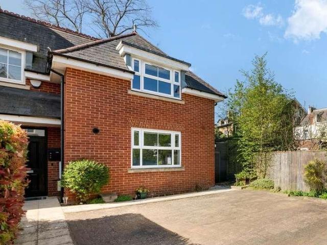 House for sale in London Borough of Ealing, Hanwell