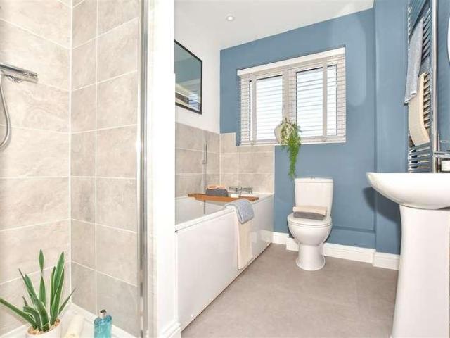 House for sale in Mill Hill, Ash
