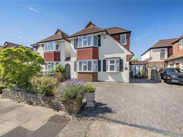 House for sale in Motspur Park, Greater London
