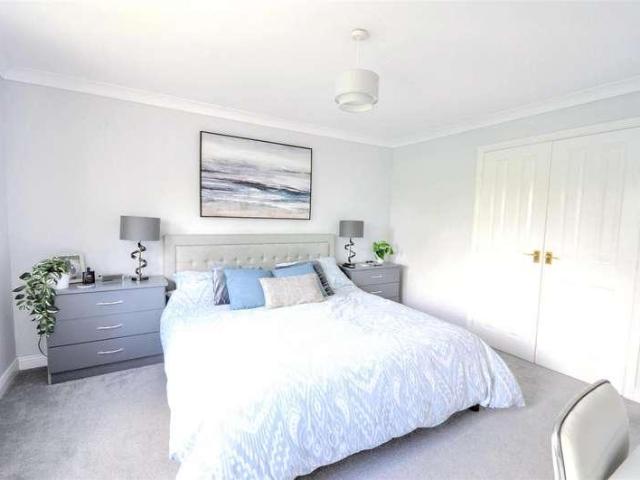 House for sale in Stone, Baswich