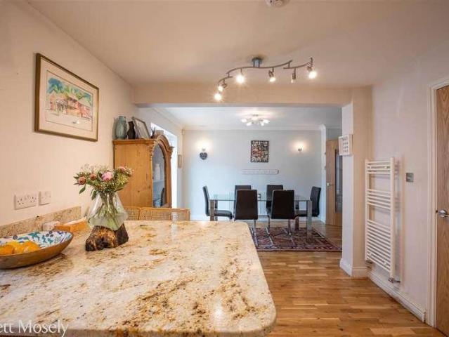 House for sale in The Butts, Kent