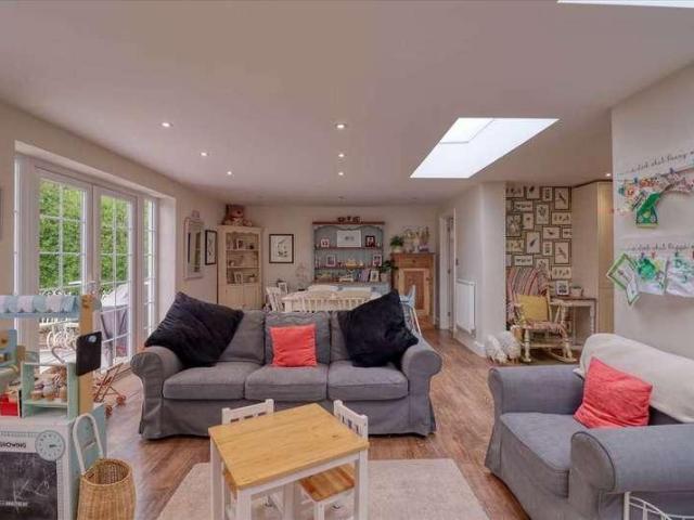House for sale in Holland-on-Sea, Dale Hill
