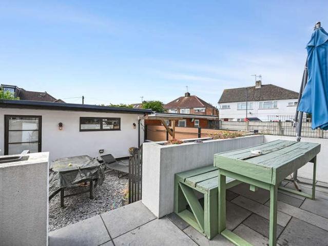 House for sale in Harrow Weald, Greater London