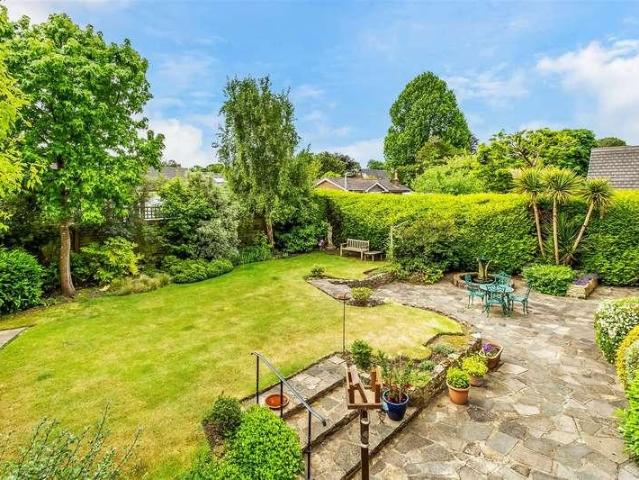 House for sale in Epsom