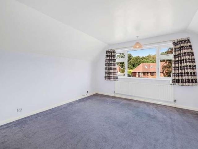 House for sale in Fole, Surrey