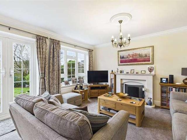 House for sale in Heol-las, Surrey