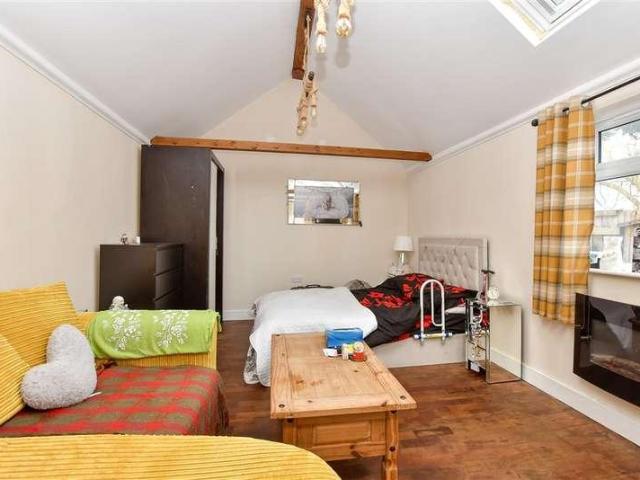 House for sale in Oad Street, Kent