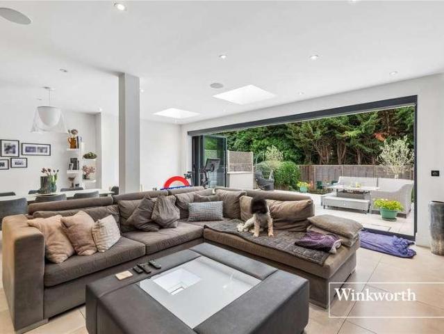 House for sale in London Borough of Barnet, Greater London