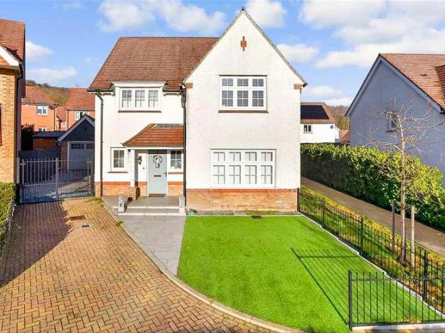 House for sale in North Halling, Halling