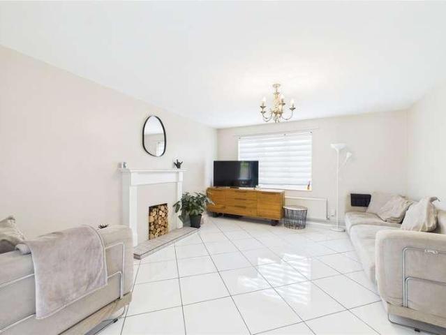 House for sale in Emmbrook, Wokingham