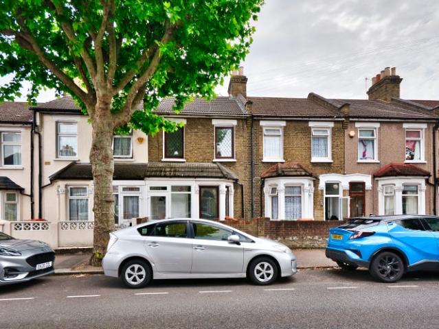 House for rent in Plashet, Greater London