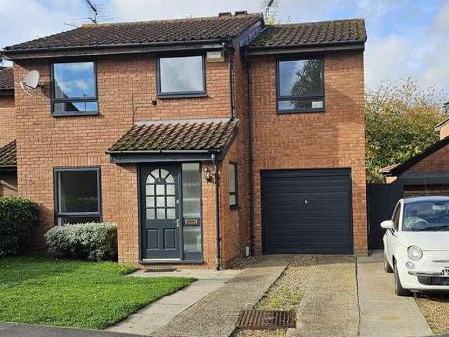 House for rent in London Borough of Hounslow, Strand