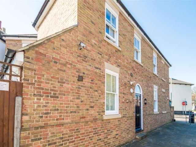 Apartment for rent in The Bridge, Kent