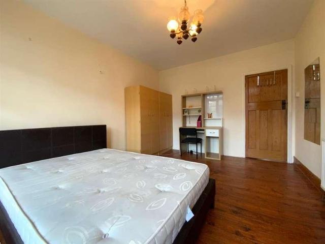 House for rent in London Borough of Ealing, Park Royal
