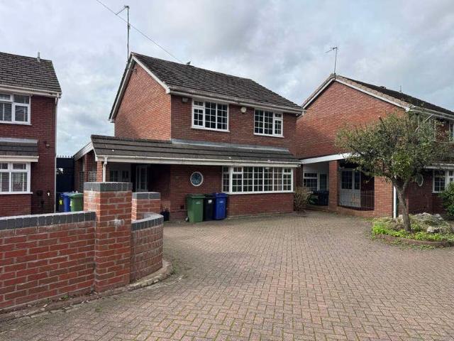 House for rent in Dixons Green, West Midlands