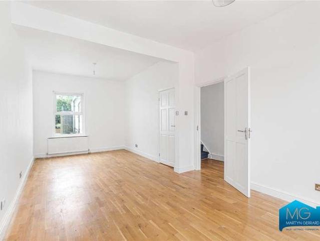 House for rent in Colney Hatch, Greater London