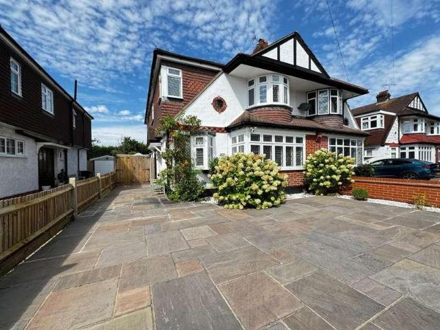 House for rent in Stoneleigh, Ewell
