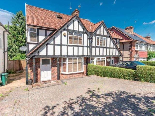 House for rent in The Hale, Greater London