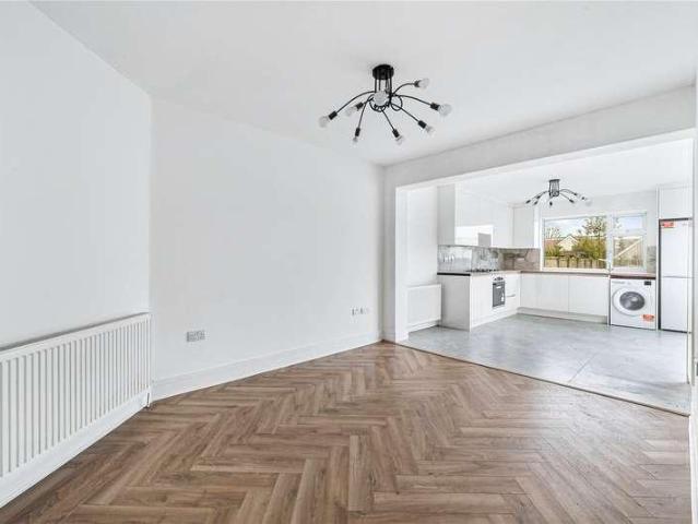 House for rent in London Borough of Ealing, Greenford