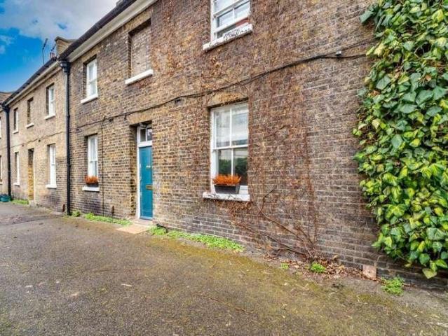 House for rent in Chalk Farm, Greater London