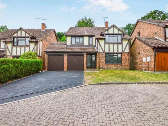 House for rent in Goldsworth Park, Woking