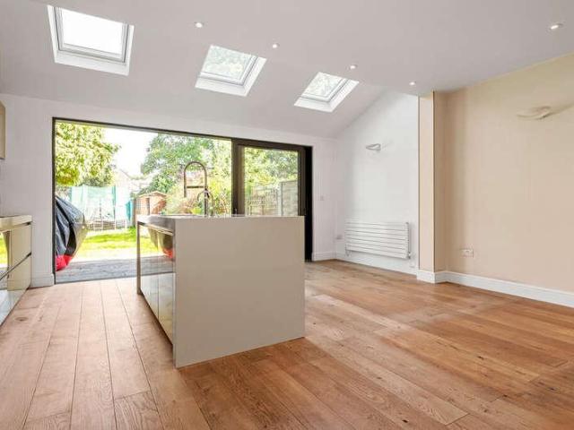 House for rent in Golders Green, Greater London