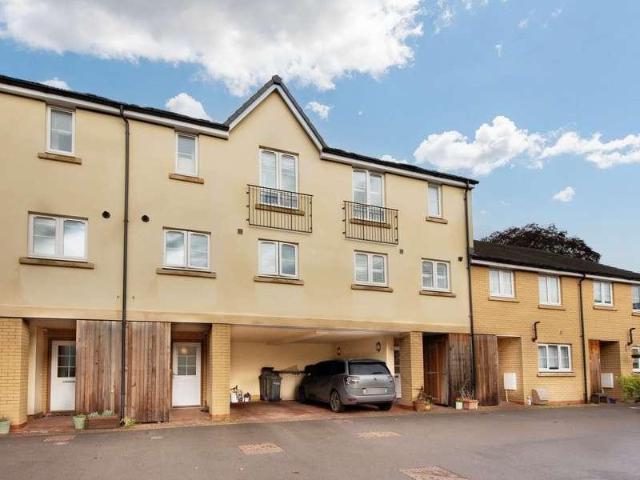 House for rent in Oaksey