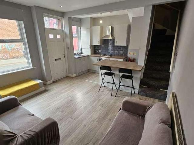 Apartment for rent in Hyde Park, West Yorkshire