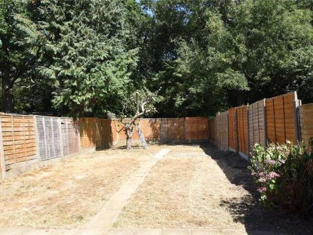 House for rent in London Borough of Croydon, Sanderstead