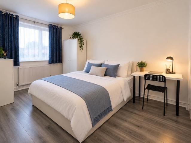 House for rent in Ratcliffe, Greater London