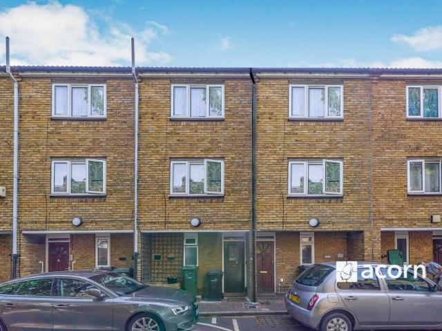 Terraced House for rent in Camberwell, Oval