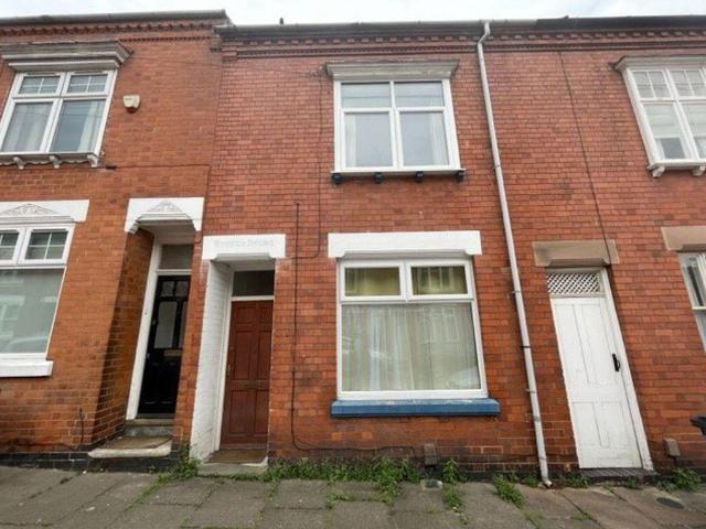 Terraced House for rent in Leicester, Clarendon Park